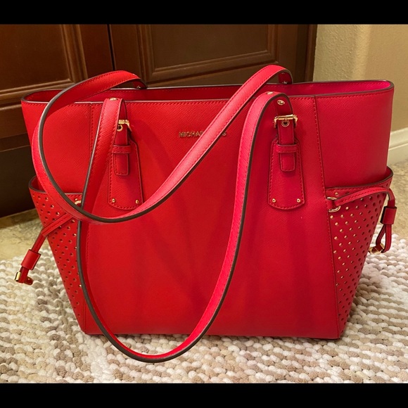 Michael Kors Handbags - Michael Kors Tote